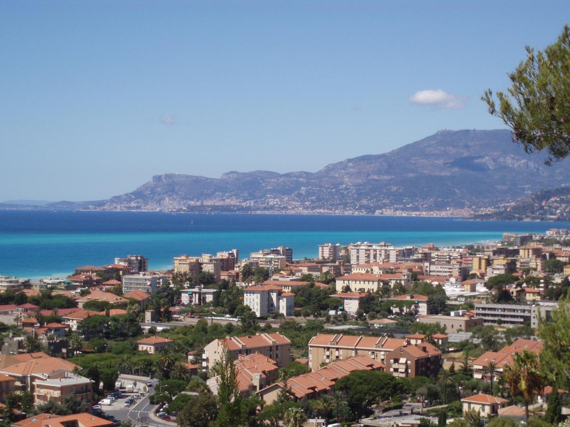 Villa Gaia - Luxury Villa, Pool & Wellness Rooms Bordighera Exterior photo