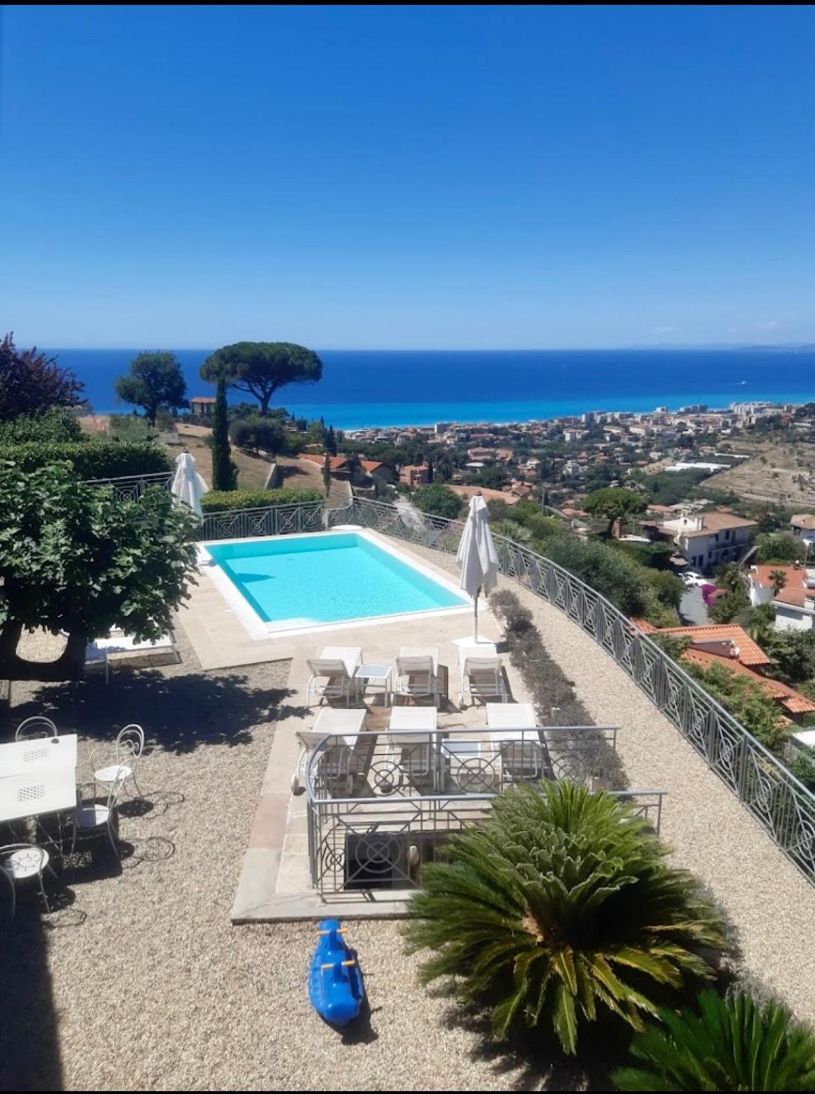 Villa Gaia - Luxury Villa, Pool & Wellness Rooms Bordighera Exterior photo